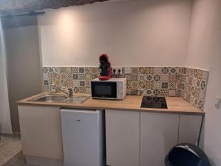 studio rez de chaussée - Hyères - 1