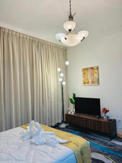 Stunning Studio with Rooftop Pool, Balcony & Gym - Dubai - 2