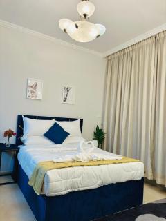 Stunning Studio with Rooftop Pool, Balcony & Gym - Dubai - 1