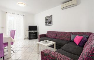 4 Bedroom Stunning Home In Jurani - Ružići - 8