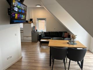 SPR-Helle Wohnung mit Balkon, EBK, WLAN, Netflix, 24 Stunden self checkin - Springe - 3
