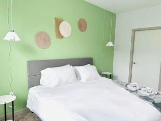 Entire Apartment, Pet-Friendly King Bed, 15 Min to Disney & Resort-Style Amenities - Kissimmee - 8