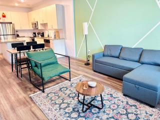 Entire Apartment, Pet-Friendly King Bed, 15 Min to Disney & Resort-Style Amenities - Kissimmee - 2