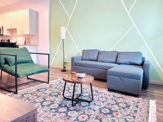Entire Apartment, Pet-Friendly King Bed, 15 Min to Disney & Resort-Style Amenities - Kissimmee - 4