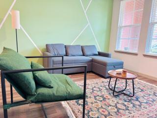 Entire Apartment, Pet-Friendly King Bed, 15 Min to Disney & Resort-Style Amenities - Kissimmee - 3