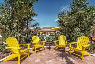 Entire Apartment with Comfy King Bed, Pets Allowed, 15 Min to Parks, Resort-Style Amenities - Kissimmee - 0
