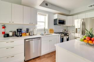 5 Mi to National Mall DC Home with Pool Table - 4