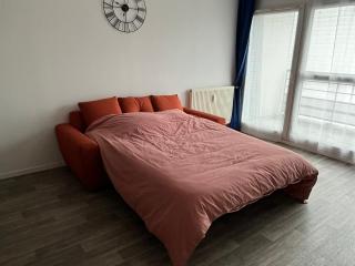 Beau grand 2 pièces balcon dernier étage calme vue dégagée sud - 6