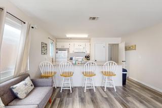 Front Beach Retreat D2 - 4