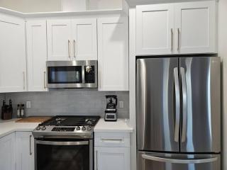 Galveston Retreat-Walk to Beach, Dog-Friendly Yard - 2