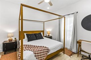 Galveston Retreat-Walk to Beach, Dog-Friendly Yard - 4