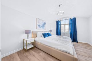 Peaceful - 4 bdrm home with fast WIFI free parking - 3