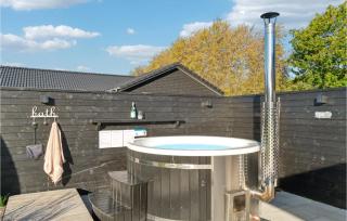 Amazing Home In Glesborg With Wifi - 2