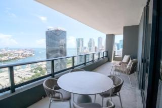 Luxurious 3 bedroom with a view - Miami - 2