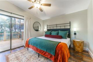 Cozy Cabin in the Woods w/ Playroom, Deck & Lounge - 7