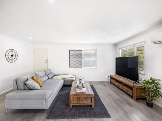 Cozy Home Prime Spot and Near Shops - 1