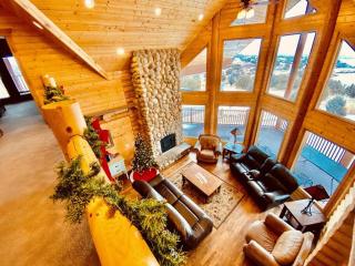 Spectacular Lake And Fishing Resort - 2