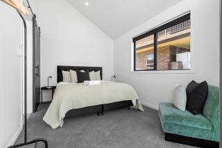 Lakefront Home Spa Pool - Taupo - 3
