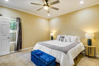 Pet-Friendly Home 2 Miles to Lake Conroe! - Montgomery - 2