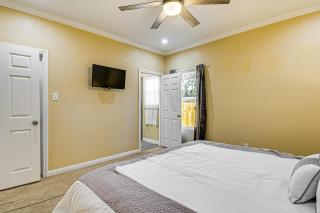 Pet-Friendly Home 2 Miles to Lake Conroe! - Montgomery - 1