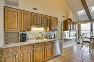 Waterfront Sunrise Beach Home with Boat Slip! - Sunrise Beach - 3