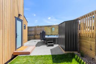 Lakefront Large Deck Area Spa Pool - 1