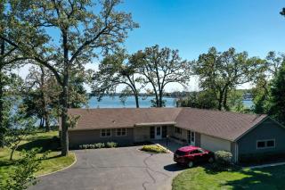 Lake House - Delavan - 1