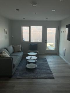 Lakefront Nest Beach House Suite - Penticton - 4