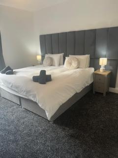 Modern, fresh Yorkshire home - Barnsley - 1