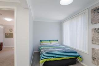 Lorikeet Retreat 2 Pet Friendly Air Conditioned Holiday House - 3