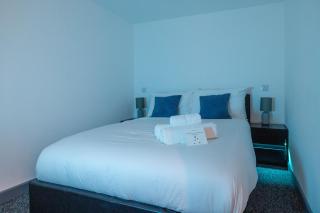 Modern 2 Bed Apartment in Bicester Town Centre - Bicester - 1