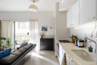 Beautiful lighted 1 bedroom apt with big balcony! - 6