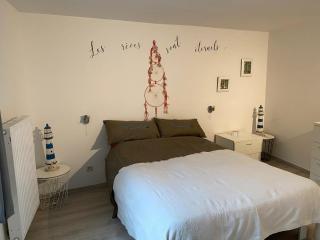 Spacious apartment in Charleroi 100 m² with parking 5 ppl - 9