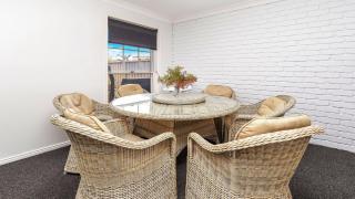 Beach House - Ettalong - Pet Friendly - Ettalong Beach - 4