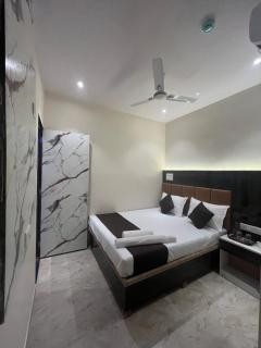 Hotel Powai Palace - 8