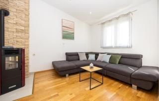 Holiday Apartment Makarska 3 - 5