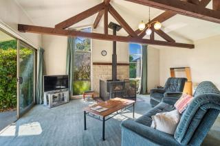 Sunlit Solace - Wanaka Holiday Home - Wanaka - 6