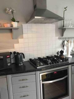 Cost Loft Double Bedroom in shared house closer to city center - 1