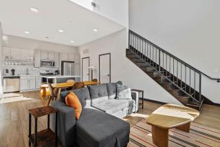 CozySuites Mass with parking lounge & roof deck #23 - Indianápolis - 3
