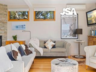 Snowy Mountains Townhouse - Jindabyne - 4