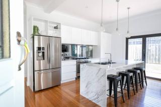 Charming Family-Friendly Home - Kings Park - 2