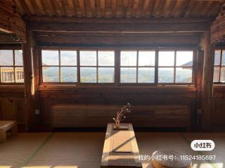 Zen mountain residence half hidden in the mountains - 1