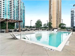Skyline Retreat Penthouse, Top Floor, Year round Pool, City View! - Atlanta - 5