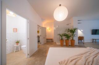 Loft con piscina climatizada de agua salada y parking en el centro de Figueres - Figueres - 1