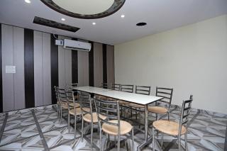 Super Hotel O Raj Palace - 6