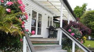 Magpie Cottage Homestay Bed & Breakfast - Taumarunui - 0