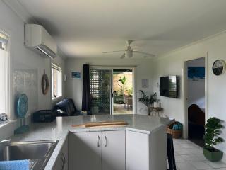Shazzas by the Sea - Vincentia - 3