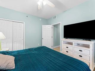 Laketown Wharf 1523 by Emerald Coast Retreats - Panama City Beach - 8