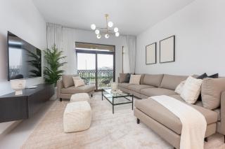Warm and Earthy 1-Bedroom Apartment Perfect for Family in Madinat Jumeirah Living! - Dubai - 4