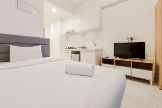 Great Deal and Comfortable Studio at Sky House BSD Apartment By Travelio - Tangerang - 8